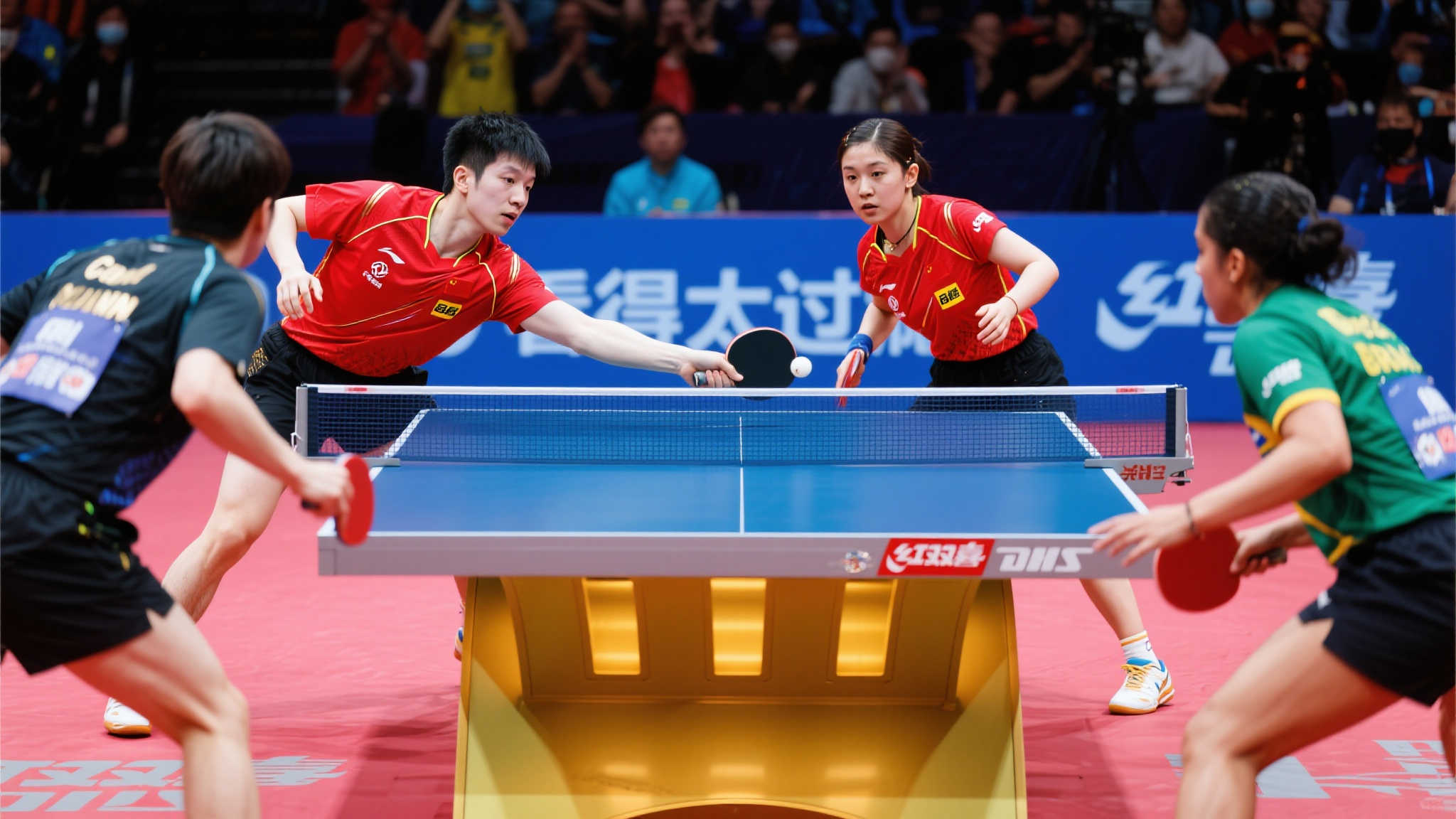 激烈对决!王楚钦孙颖莎与巴西组合展开精彩攻防战 激烈对决!王楚钦孙颖莎与巴西组合展开精彩攻防战